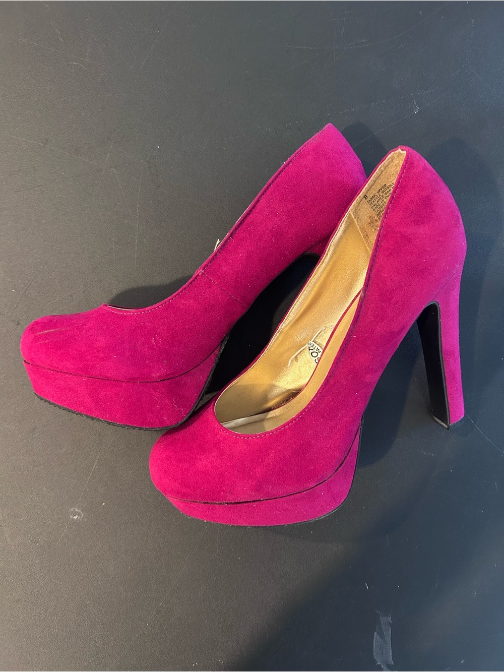 Women's Fuscia Suede Platform Pumps